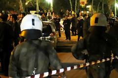 Δείτε σε βίντεο τις αποδοκιμασίες έξω  από το γήπεδο που μιλούσε ο Βενιζέλος