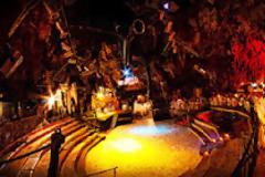 Ένα ατμοσφαιρικό μπαρ στα… έγκατα της Γης!