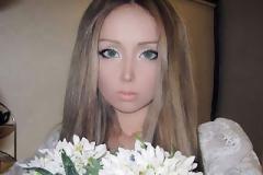 Δείτε την ΑΛΗΘΙΝΗ BARBIE !!!!