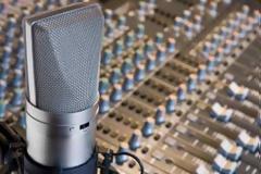 Οι ραδιοφωνικές ακροαματικότητες στην Αττική