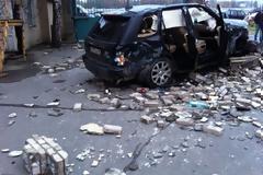 Απίστευτο crash: RANGE ROVER συγκρούεται με LADA NOVA...(PIC)