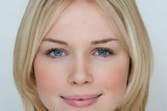 Το πιο όμορφο πρόσωπο στην Αγγλία... πουλάει πατατάκια!