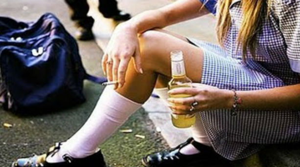 Πόσο αλκοόλ καταναλώνουν οι Έλληνες έφηβοι; - Φωτογραφία 1