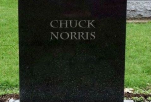 Ο τάφος του Chuck Norris ( Photo ) - Φωτογραφία 1