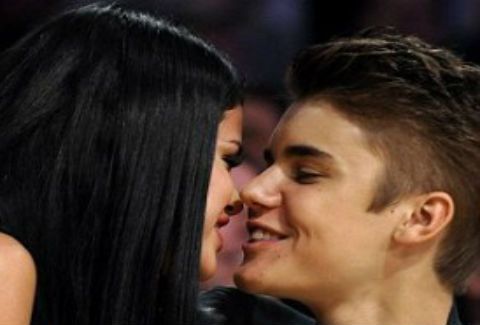 Η μικρή θαυμάστρια που χώρισε το ζεύγος Justin Bieber-Selena Gomez ( Photos ) - Φωτογραφία 1