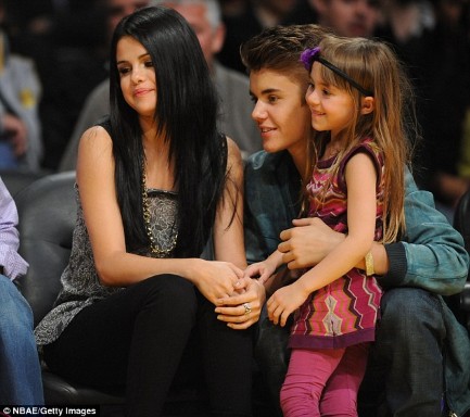 Η μικρή θαυμάστρια που χώρισε το ζεύγος Justin Bieber-Selena Gomez ( Photos ) - Φωτογραφία 5