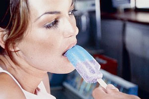 ΔΕΙΤΕ: 7 σημάδια στο πρώτο ραντεβού που δείχνουν αν είναι καλή στο κρεβάτι - Φωτογραφία 2