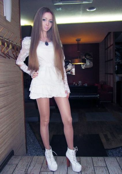 ΑΠΙΣΤΕΥΤΟ !!! Κι όμως δεν είναι κούκλα αλλα ζωντανή κοπέλα..!!! - Φωτογραφία 25