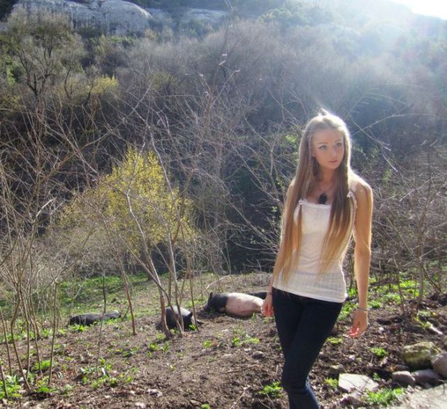 ΑΠΙΣΤΕΥΤΟ !!! Κι όμως δεν είναι κούκλα αλλα ζωντανή κοπέλα..!!! - Φωτογραφία 61