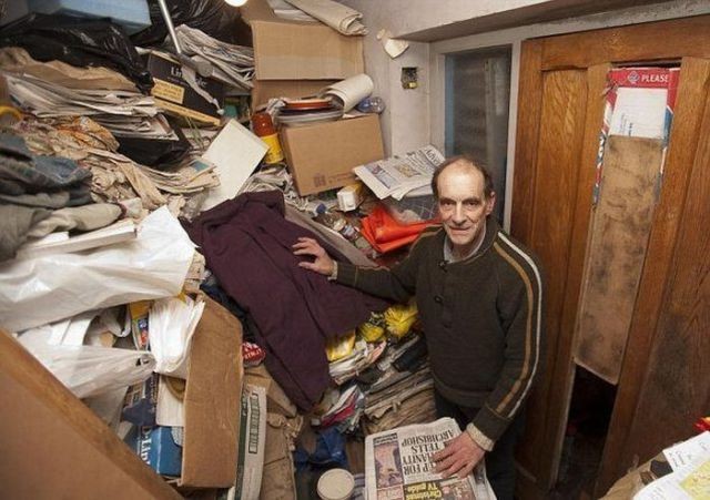 Ο άνθρωπος που ζει μέσα στα σκουπίδια (Photos) - Φωτογραφία 8