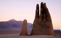 Το γιγάντιο «Χέρι της Ερήμου»!