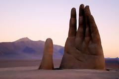 Το γιγάντιο «Χέρι της Ερήμου»!