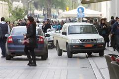 «Ζούγκλα» η πλατεία Αριστοτέλους [ΦΩΤΟ]