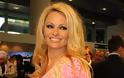 Η καυτή εμφάνιση της Pamela Anderson
