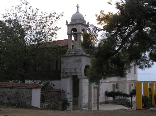 Οἱ Τοῦρκοι προσυνοῦν τὸν Ἀϊ-Γιώργη τὸν Κουδουνὰ στὴν Πρίγκηπο - Φωτογραφία 2