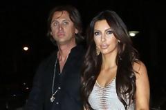 Η καμπυλωτή Kim Kardashian (Photos)