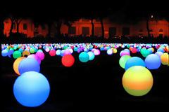 9.000 πολύχρωμα φώτα άναψαν στη Ρώμη!