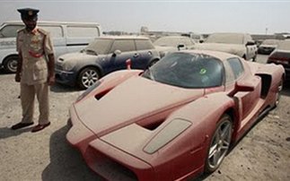 Μια Ferrari Enzo βγαίνει στο σφυρί από την αστυνομία - Φωτογραφία 1