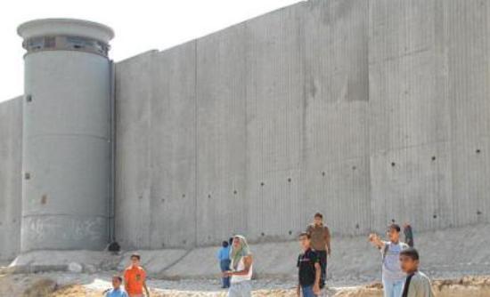Το Ισραήλ ανεγείρει τείχος στα σύνορα με το Λίβανο - Φωτογραφία 1