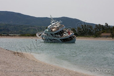 Προσάραξη σκάφους στην Λευκάδα - Φωτογραφία 2