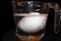 Το πείραμα του γυμνού αυγού-Αυγό vs Ξύδι