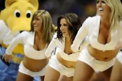 Καλώς ήλθατε στον κόσμο των cheerleaders! (pics)