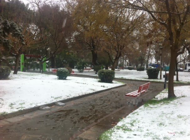 Δείτε VIDEO & ΦΩΤΟ από το χιονισμένο κέντρο της Θεσσαλονίκης! - Φωτογραφία 9
