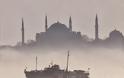 Έκλεισαν λόγω πυκνής ομίχλης τα Στενά του Βοσπόρου στην Κωνσταντινούπολη
