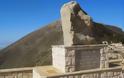 «Μολων λαβέ» έγραψαν οι Έλληνες της βορείου Ηπείρου σε αλβανικό μνημείο