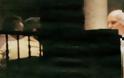 Καρέ-καρέ ο αρραβώνας του γιου του Γιώργου Παπανδρέου - Το γλέντι με τα κλαρίνα στη βίλα-κρησφύγετο - Φωτογραφία 2