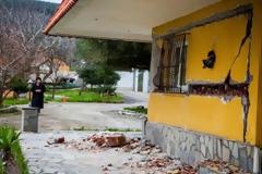 Κεφαλονιά: Ξενύχτησαν στο κρύο με τον φόβο νέου μεγάλου σεισμού - Συνεχείς μετασεισμοί - Μια από τις πιο δύσκολες βραδιές πέρασε χθες το νησί - Δείτε φωτο