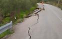 Εικόνες σοκ στην Κεφαλονιά: «Κόπηκαν» δρόμοι στα δυο από τον σεισμό - «Άνοιξαν» μέχρι και τάφοι! [photos] - Φωτογραφία 3