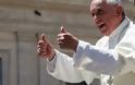 Πάπας: «Σκίζει» και στο διαδίκτυο!