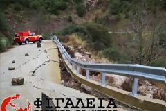 Ηλεία: Κόπηκε ο δρόμος στα Περιβόλια Φιγαλείας