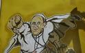 Ο Σούπερ Πάπας Φραγκίσκος σε γκράφιτι κοντά στο Βατικανό - Φωτογραφία 2