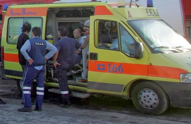 Έπεσε γυναίκα από ταράτσα στο κέντρο του Αγρινίου - Φωτογραφία 1