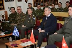 Φωτό από την επίσκεψη του ΥΦΕΘΑ Αθ. Δαβάκη στη ΣΜΧ και στο 747 ΕΤΜΧ