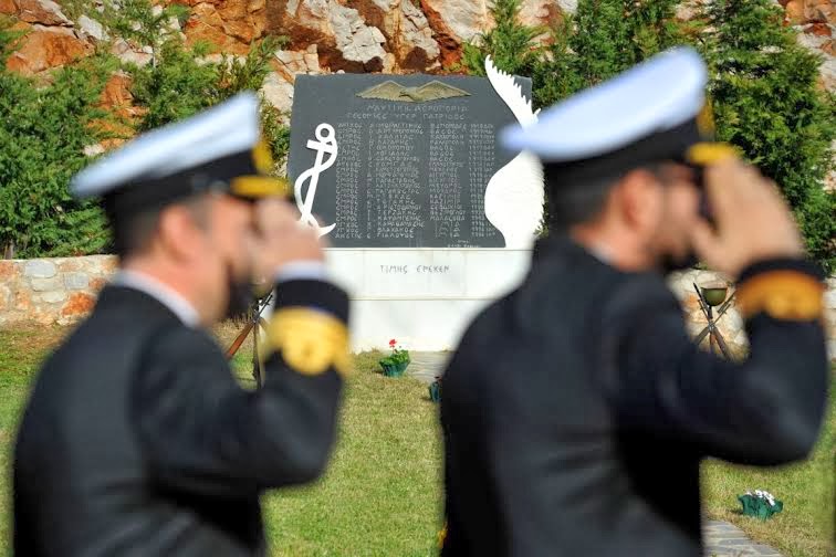 Δήλωση ΥΕΘΑ Δημήτρη Αβραμόπουλου μετά το πέρας της επιμνημόσυνης δέησης στη μνήμη των Πεσόντων της Ναυτικής Αεροπορίας και των Πεσόντων Αξιωματικών στα Ίμια - Φωτογραφία 5
