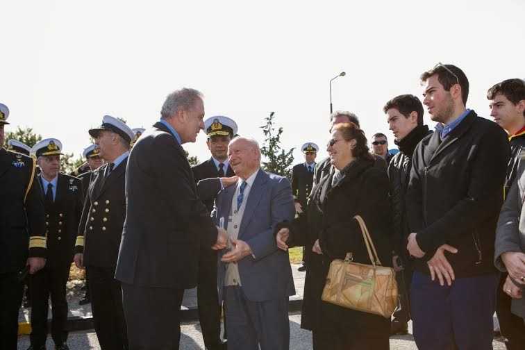 Δήλωση ΥΕΘΑ Δημήτρη Αβραμόπουλου μετά το πέρας της επιμνημόσυνης δέησης στη μνήμη των Πεσόντων της Ναυτικής Αεροπορίας και των Πεσόντων Αξιωματικών στα Ίμια - Φωτογραφία 6