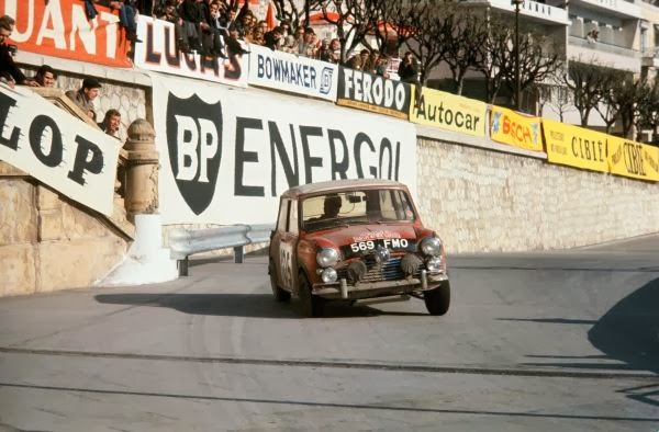 Μία μεγάλη νίκη για ένα μικρό αυτοκίνητο: πριν από 50 χρόνια το κλασικό Mini κέρδισε για πρώτη φορά στο Ράλι Μόντε Κάρλο - Φωτογραφία 2