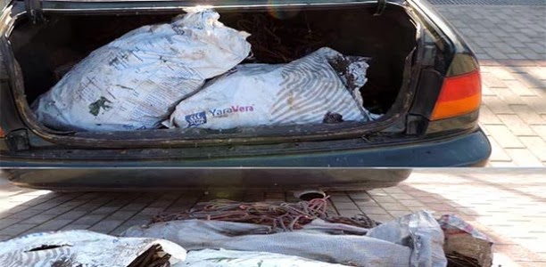 Το αυτοκίνητο στο κέντρο της Λάρισας έκρυβε τρία τσουβάλια με 170 κιλά χαλκού! - Φωτογραφία 1
