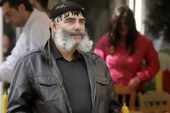 Ένας εντυπωσιακός Κρητικός στο κέντρο του Ηρακλείου