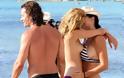 Το κορίτσι του Ορλάντο Μπλουμ, topless και...ανάλαφρη ανταλλάσσει φιλιά με μια κοπέλα και «κολάζει» [photos] - Φωτογραφία 2