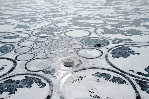 Παγωμένο… έργο Τέχνης σε λίμνη! - Φωτογραφία 1