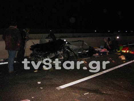 Εικόνες καταστροφής από το τροχαίο δυστύχημα στην Αθηνών-Λαμίας - Νεκρός ένας 35χρονος οδηγός - Φωτογραφία 2
