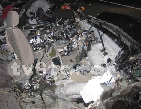 Εικόνες καταστροφής από το τροχαίο δυστύχημα στην Αθηνών-Λαμίας - Νεκρός ένας 35χρονος οδηγός - Φωτογραφία 9