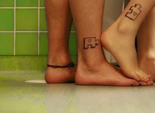20 ΤΡΟΜΕΡΑ tattoos σε ερωτευμένα ζευγάρια! - Φωτογραφία 1