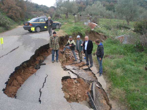 Σοβαρές ζημιές σε δρόμους της Μεσσηνίας από βροχοπτώσεις - Φωτογραφία 2