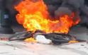 Πάτρα: Στις φλόγες αυτοκίνητο και μηχανάκι στο Ρίο