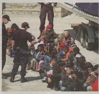 Στρατιά μεταναστών σε αποθήκες ανθρώπων στη Τουρκία περιμένει να περάσει στην Ελλάδα - Φωτογραφία 1